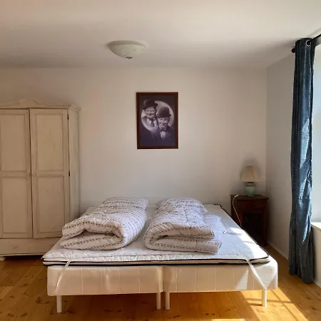 Apartament Stort Vaerelse Med Eget Toilet Og Bad *